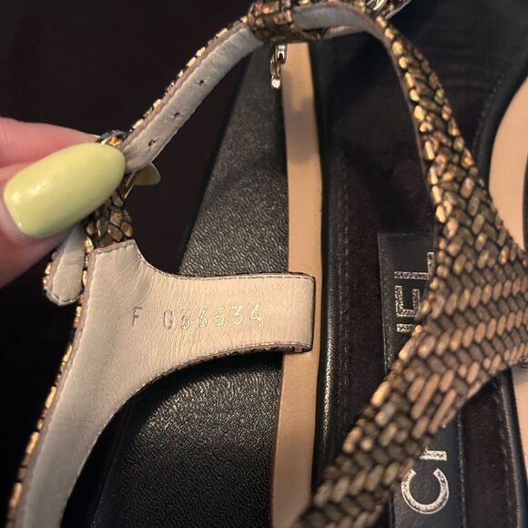 Chanel Fantasy Goatskin Suede CC Chain Thong Sandals RARE - Picture 9 of 11